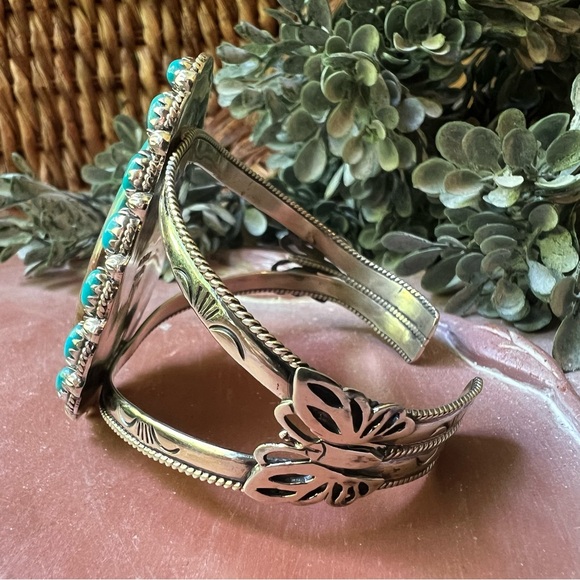 925 Sterling Silver Kingman Turquoise Statement Cuff w/ Butterfly Detail - Picture 9 of 14